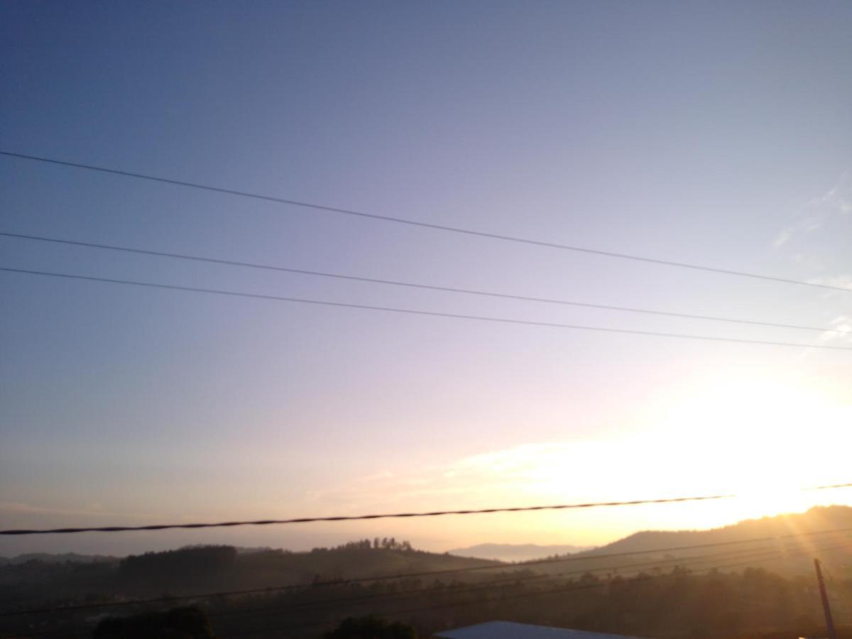 Paraíso em Serra Negra Lindóia com Linda Paisagem Exterior foto