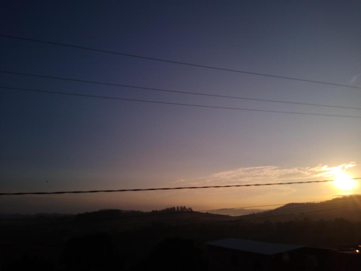 Paraíso em Serra Negra Lindóia com Linda Paisagem Exterior foto
